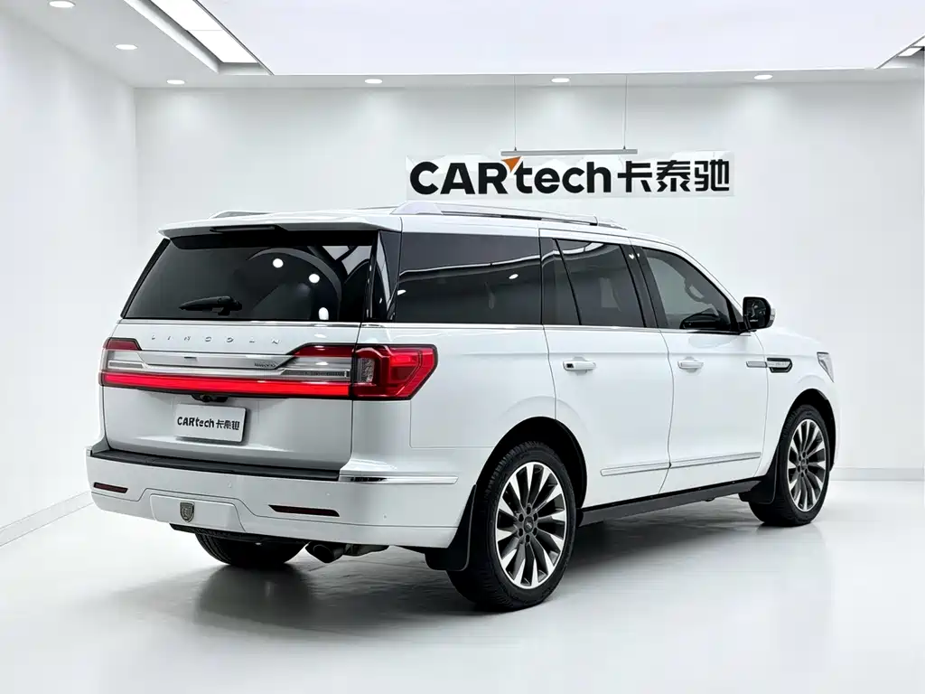 Lincoln Navigator 2018 — фото 7