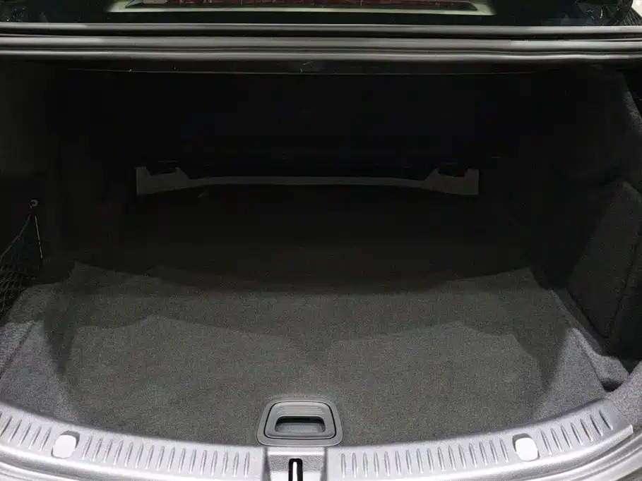 Mercedes-Benz E-Class 2023 — фото 20