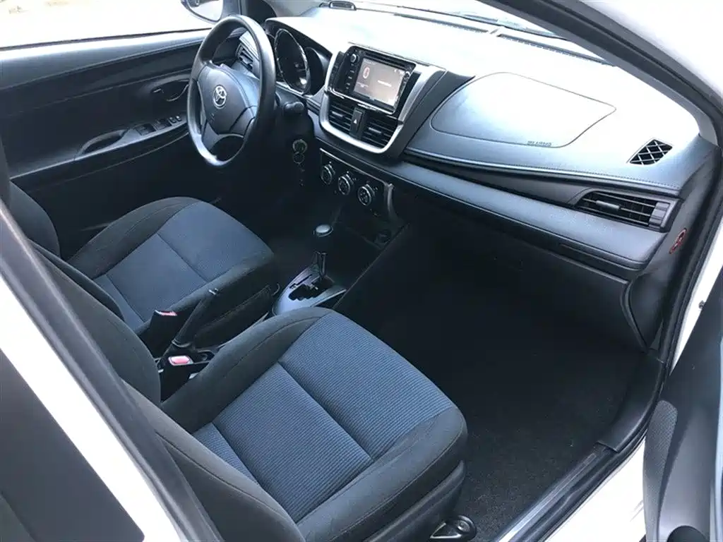 Toyota Yaris L 2018 — фото 8