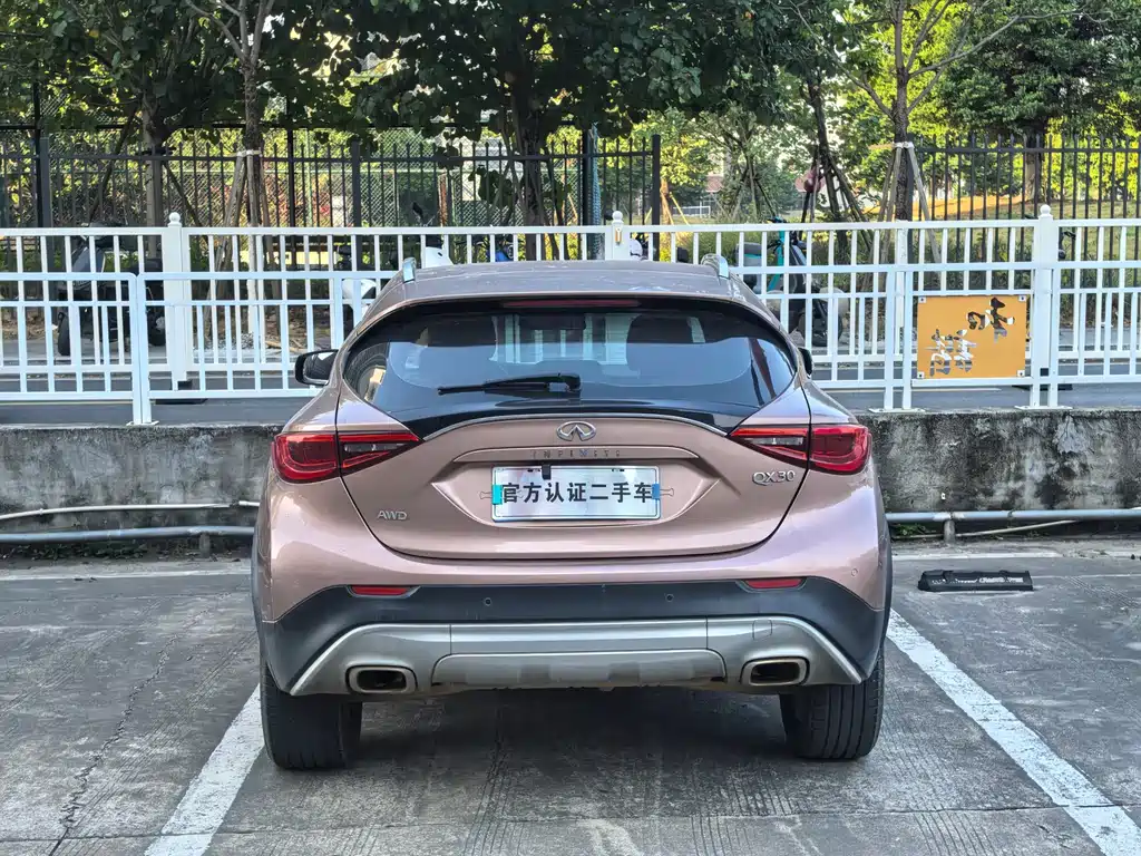 Infiniti QX30 2018 — фото 17