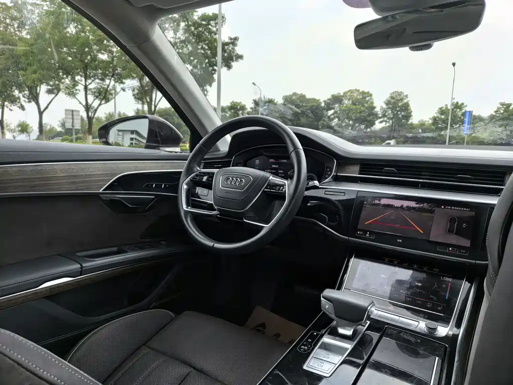 Audi A8 2020 — фото 18