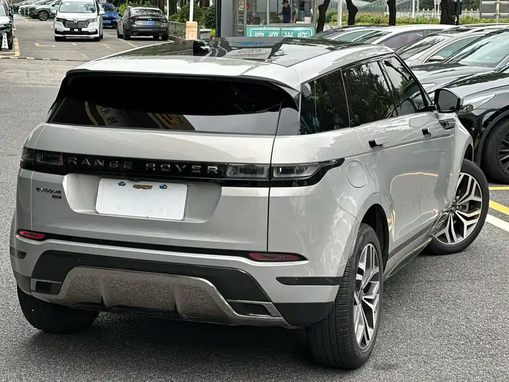 Land Rover Evoque 2023 — фото 18