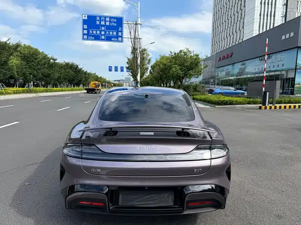 Xiaomi SU7 2025