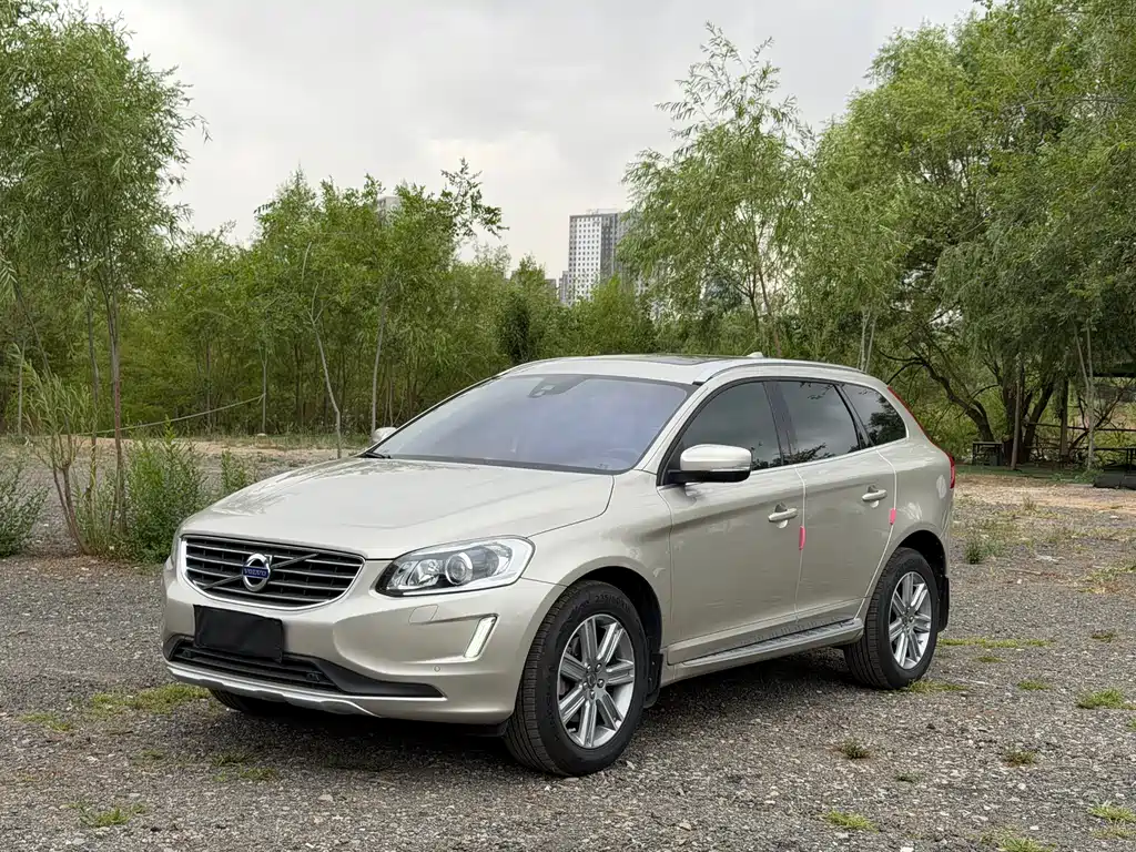 Volvo XC60 2017 — фото 1