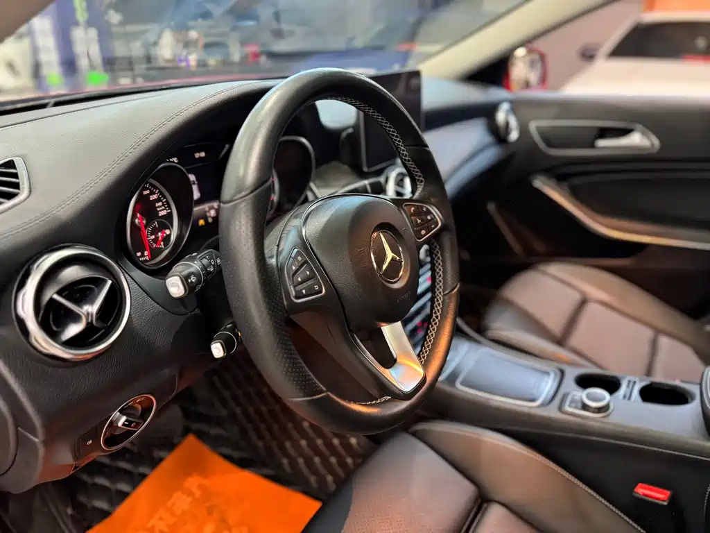 Mercedes-Benz GLA 2018 — фото 14