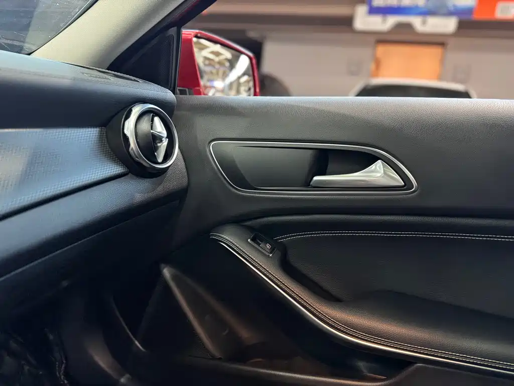 Mercedes-Benz GLA 2018 — фото 15
