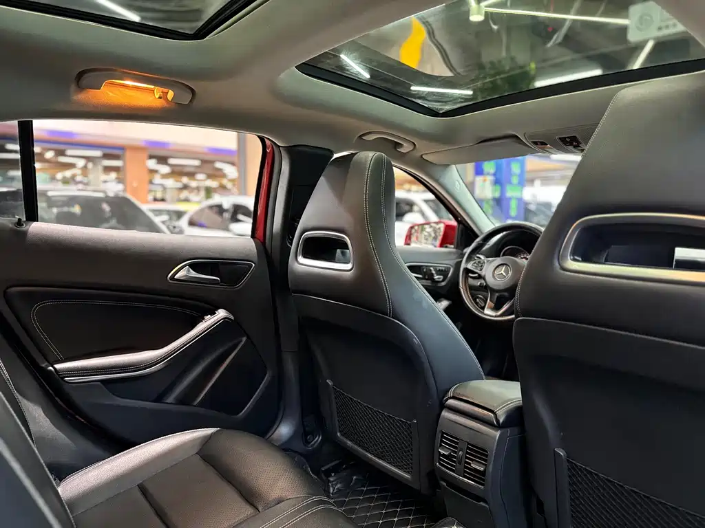 Mercedes-Benz GLA 2018 — фото 18