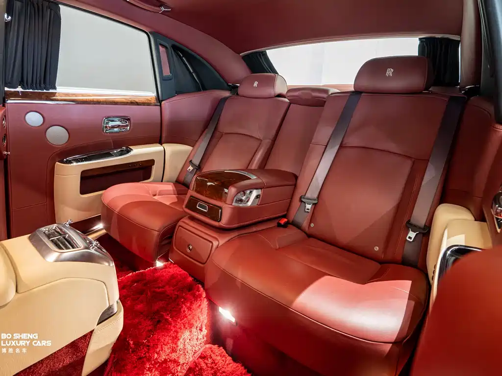 Rolls-Royce Ghost 2013 — фото 30
