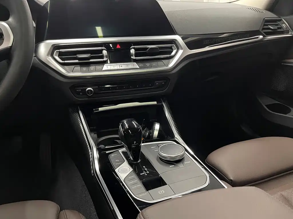 BMW 3 Series 2022 — фото 15