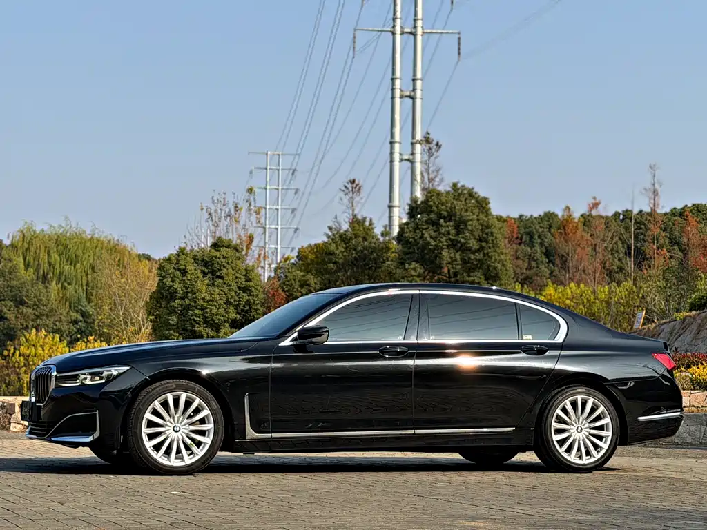 BMW 7 Series 2021 — фото 17