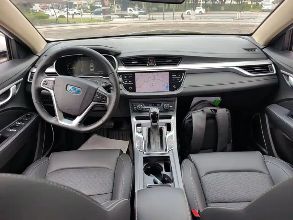 Geely Emgrand 2019 — фото 10