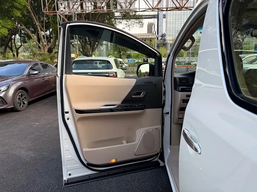 Toyota Alphard 2014 — фото 11