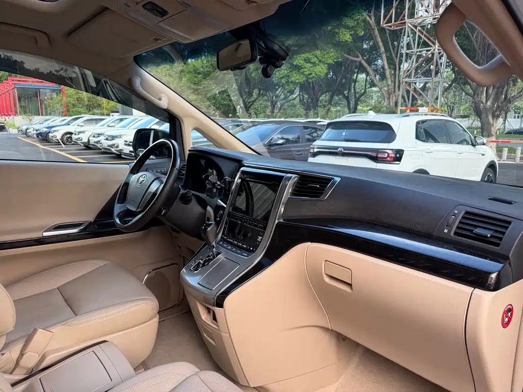 Toyota Alphard 2014 — фото 24