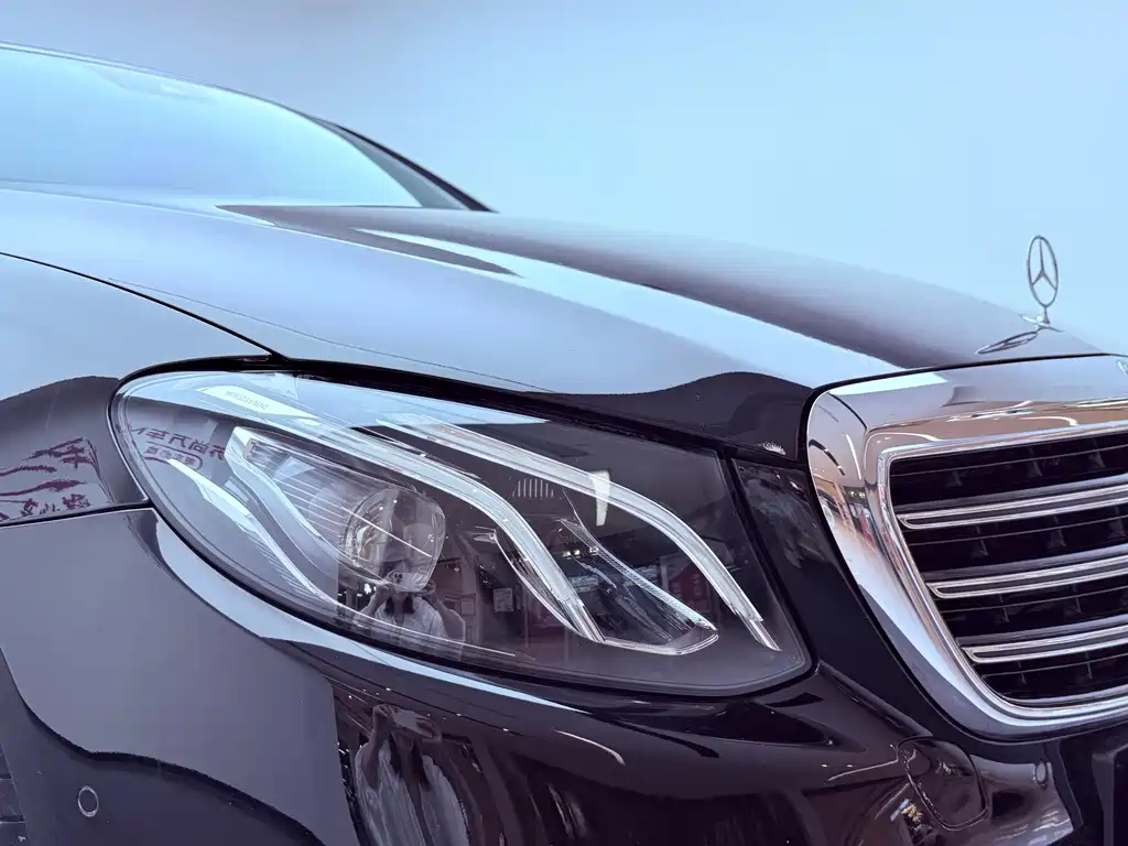 Mercedes-Benz E-Class 2017 — фото 28