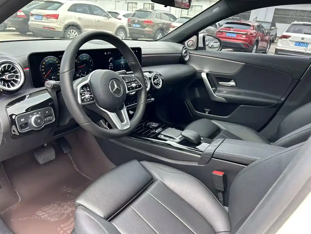 Mercedes-Benz A-Class 2021 — фото 14