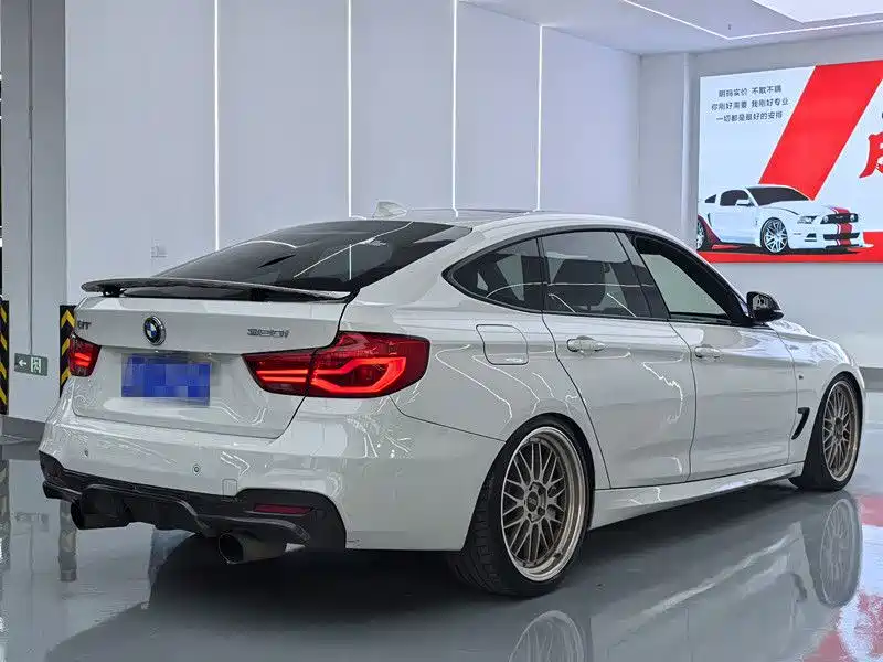 BMW 3 Series GT 2017 — фото 11