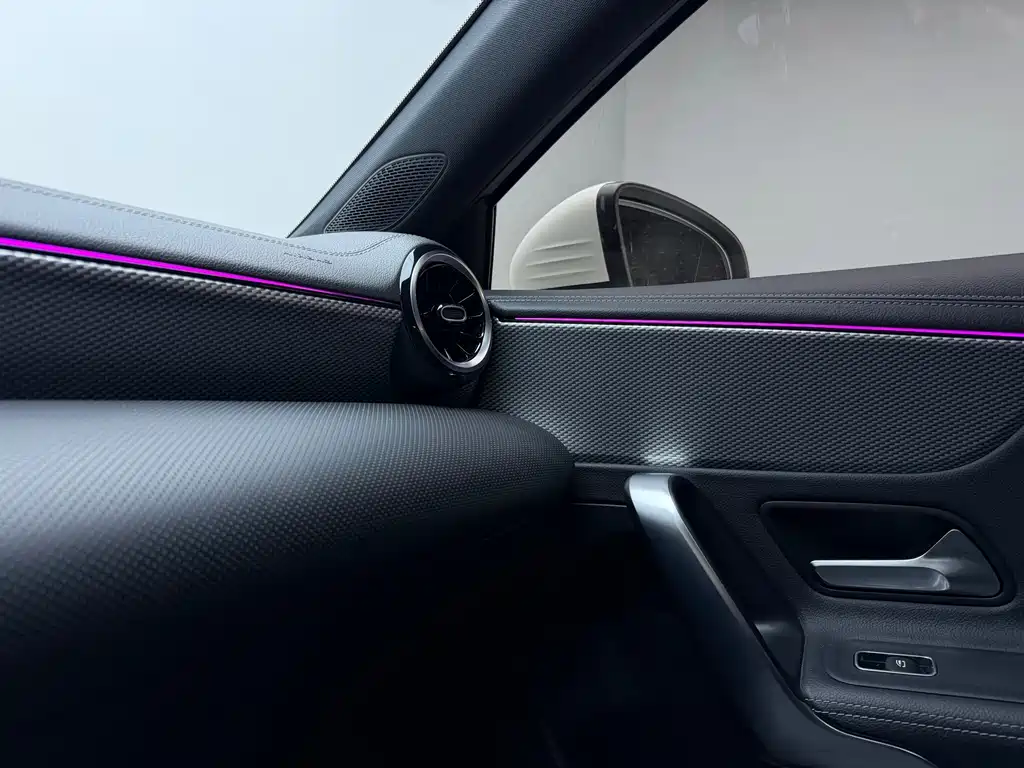 Mercedes-Benz A-Class 2022 — фото 14