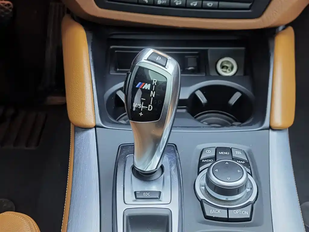BMW X6 M 2016 — фото 13