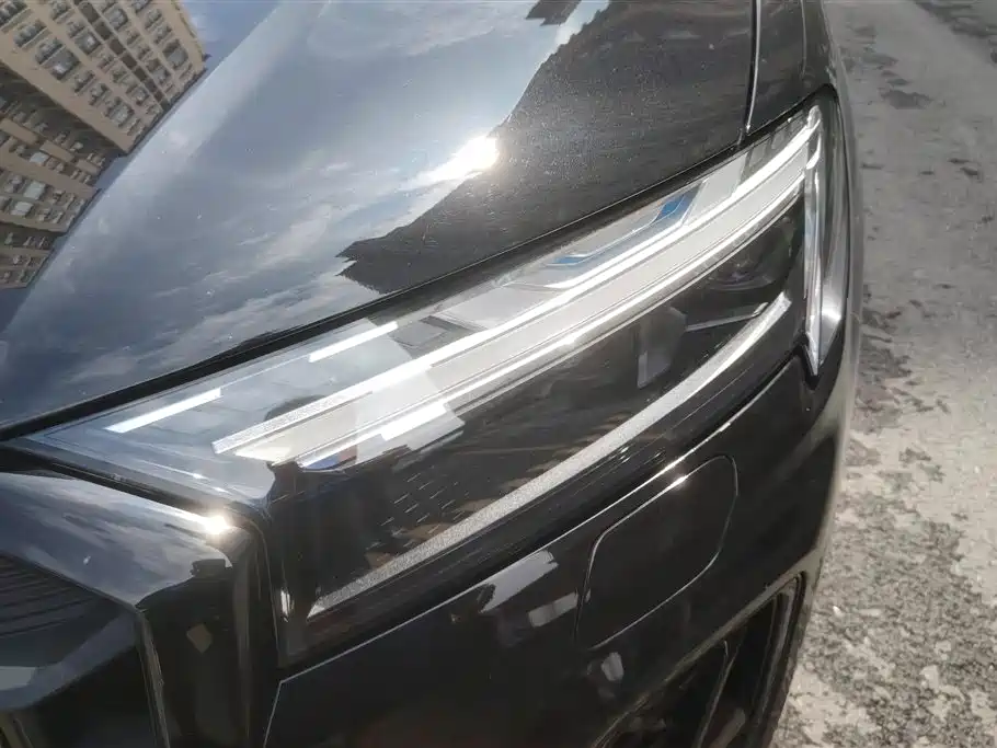Audi SQ7 2025