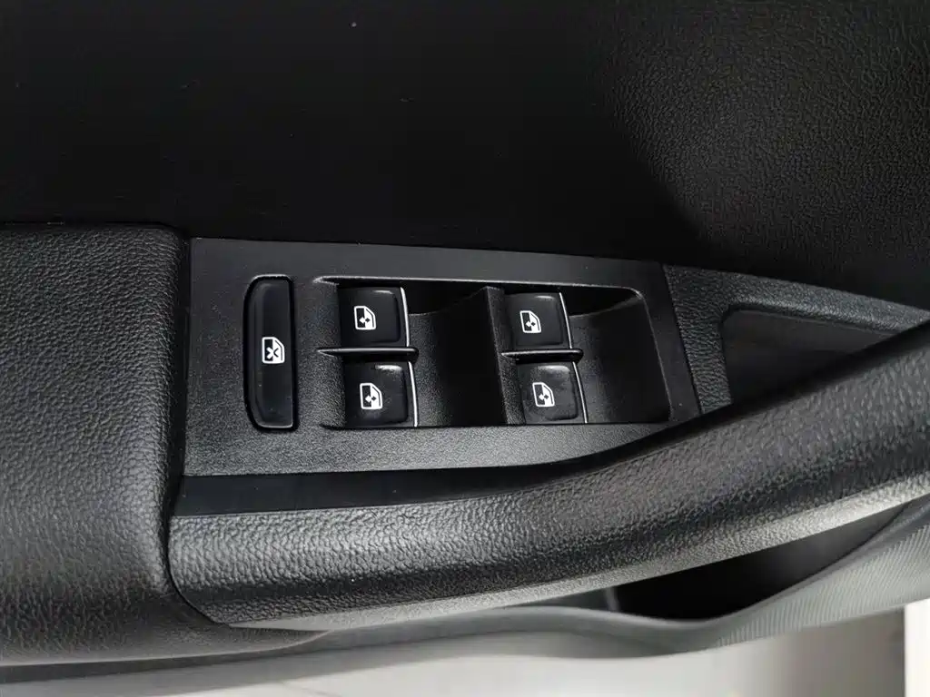 Skoda Octavia 2021 — фото 9