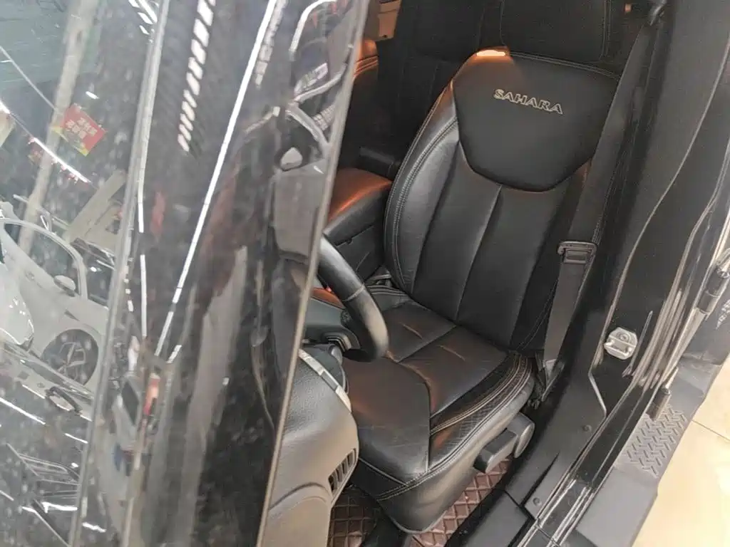 Jeep Wrangler 2016 — фото 11