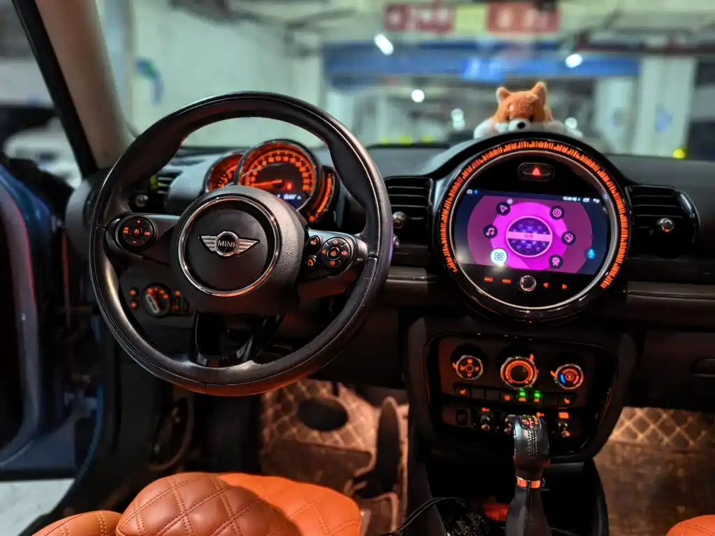 MINI Clubman 2018 — фото 10