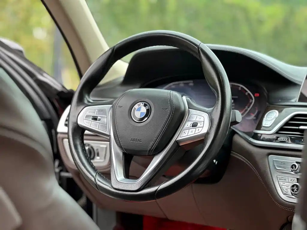 BMW 7 Series 2021 — фото 14