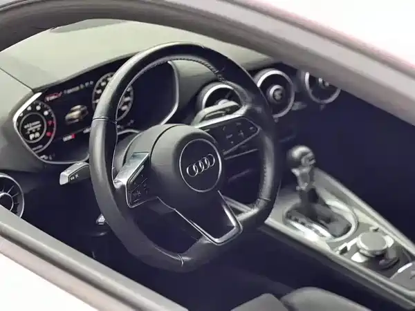 Audi TT 2015