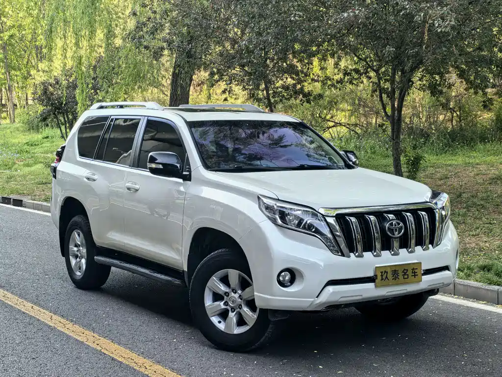 Toyota Prado 2015 — фото 3