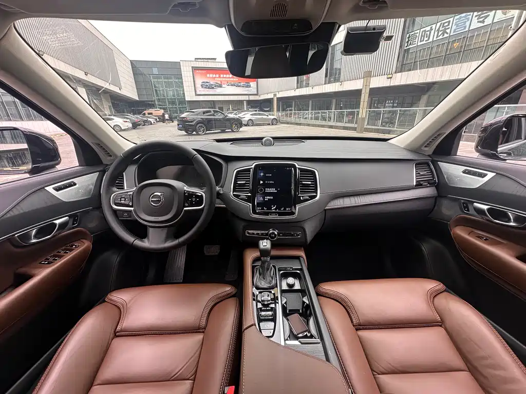 Volvo XC90 2019 — фото 14