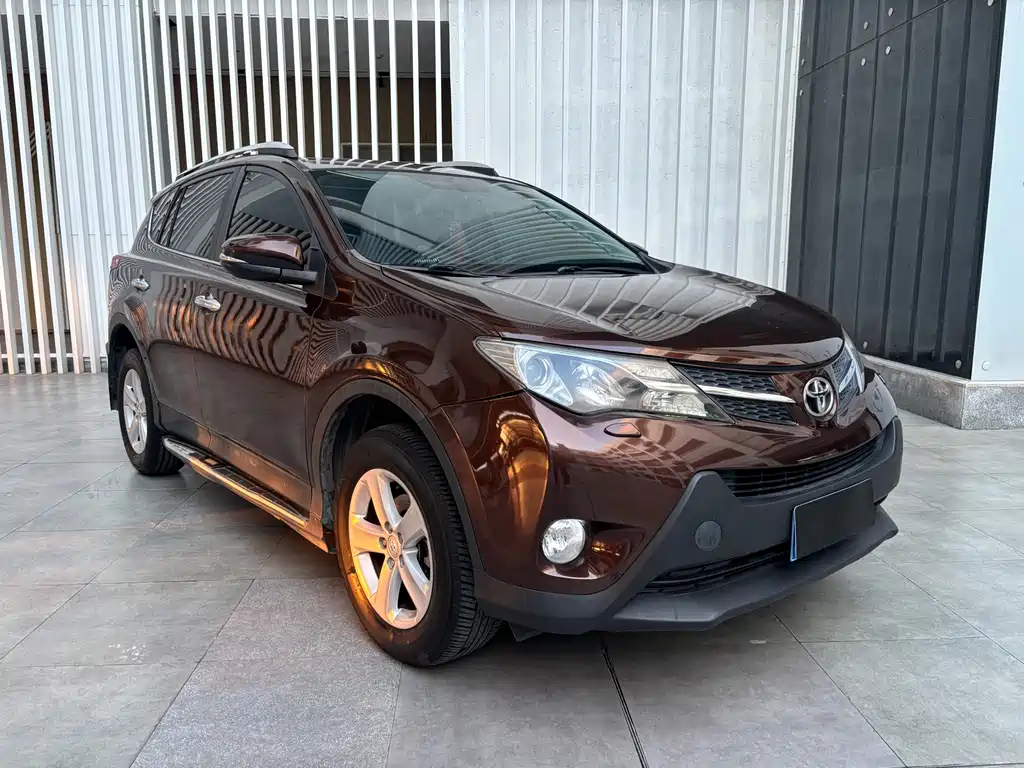 Toyota RAV4 2014 — фото 3