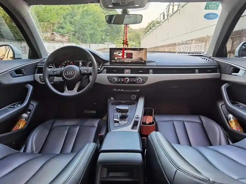 Audi A4L 2018