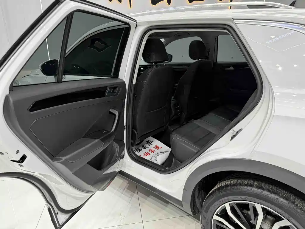 Volkswagen T-Roc 2022 — фото 8