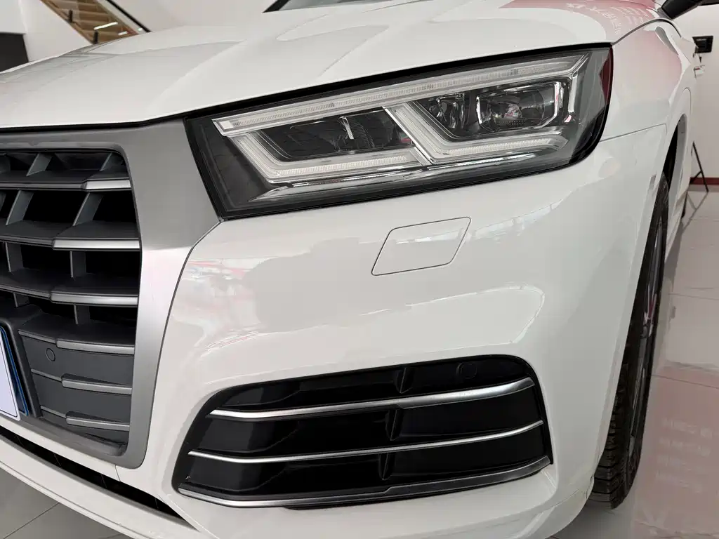 Audi Q5L 2019 — фото 10