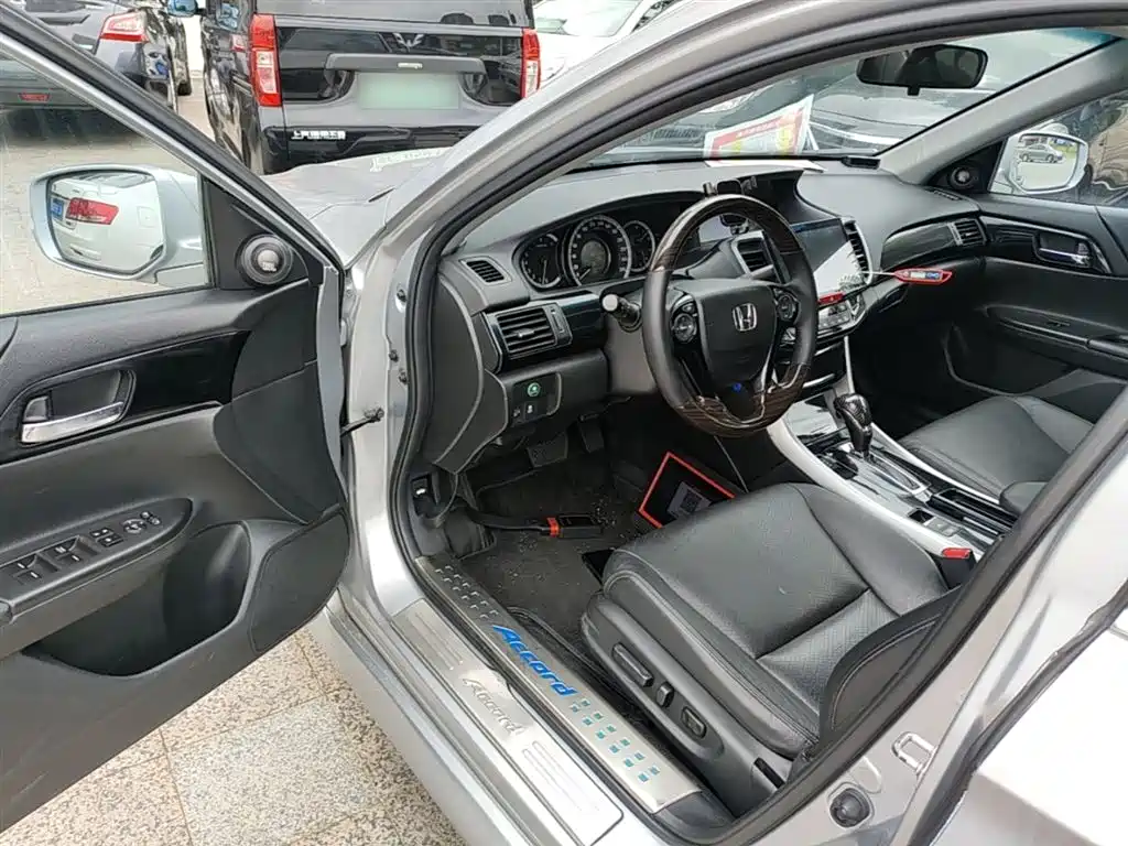 Honda Accord 2016 — фото 16