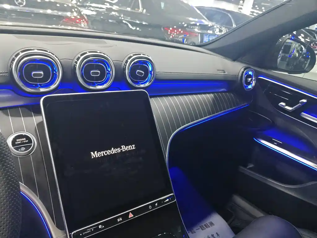 Mercedes-Benz C-Class 2025
