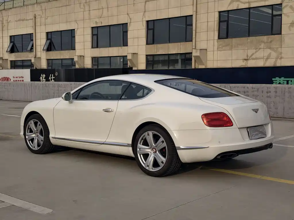 Bentley Continental 2013 — фото 15