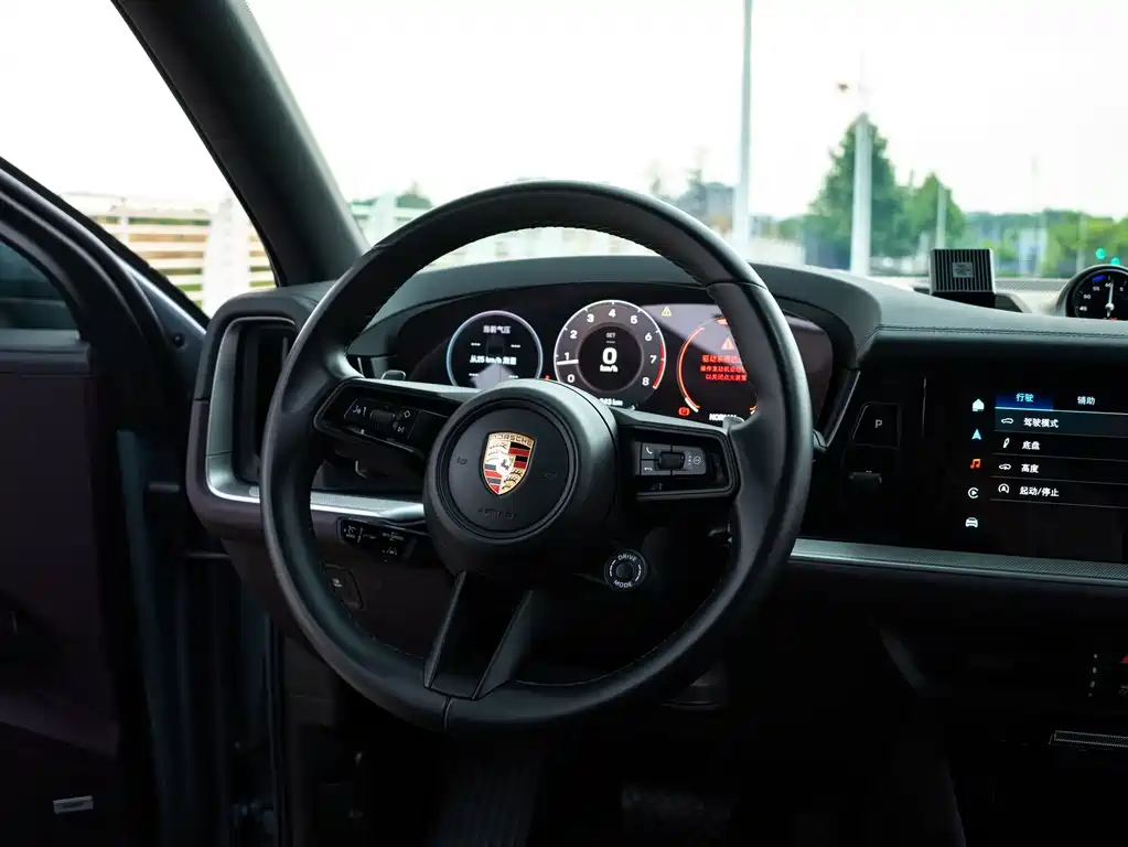 Porsche Cayenne 2024 — фото 13
