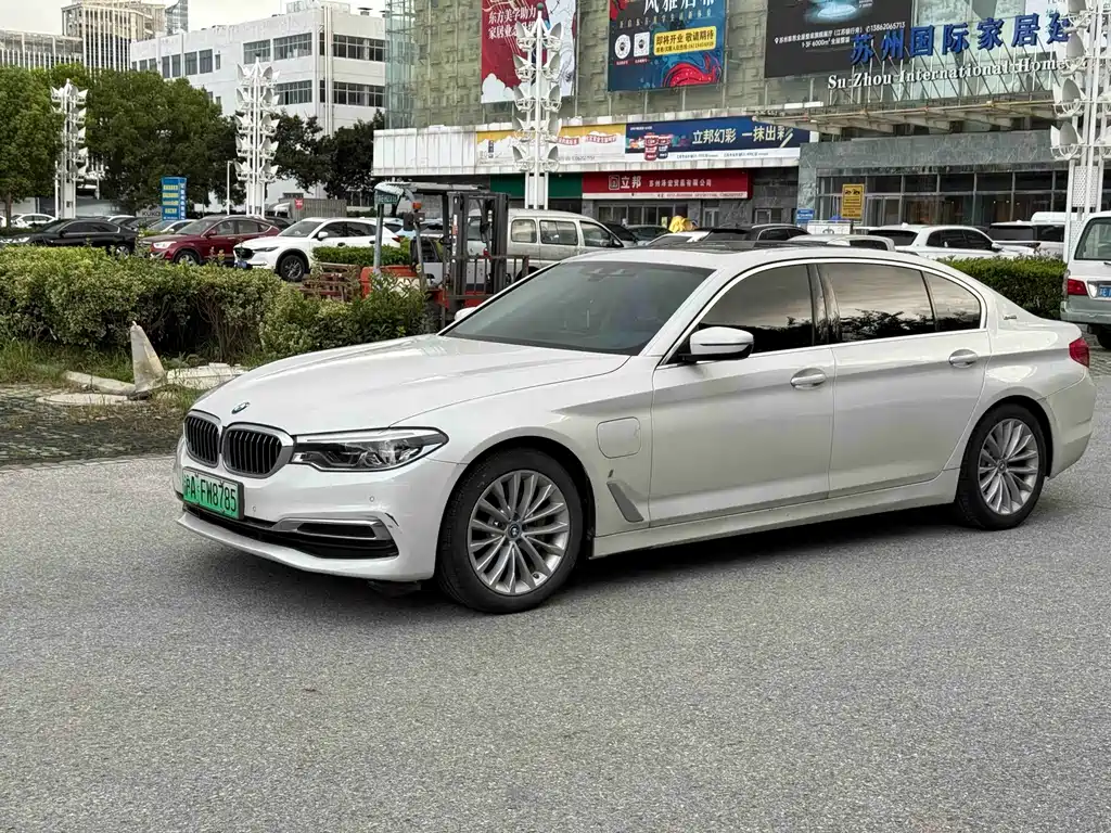 BMW 5 Series New Energy 2019 — фото 1