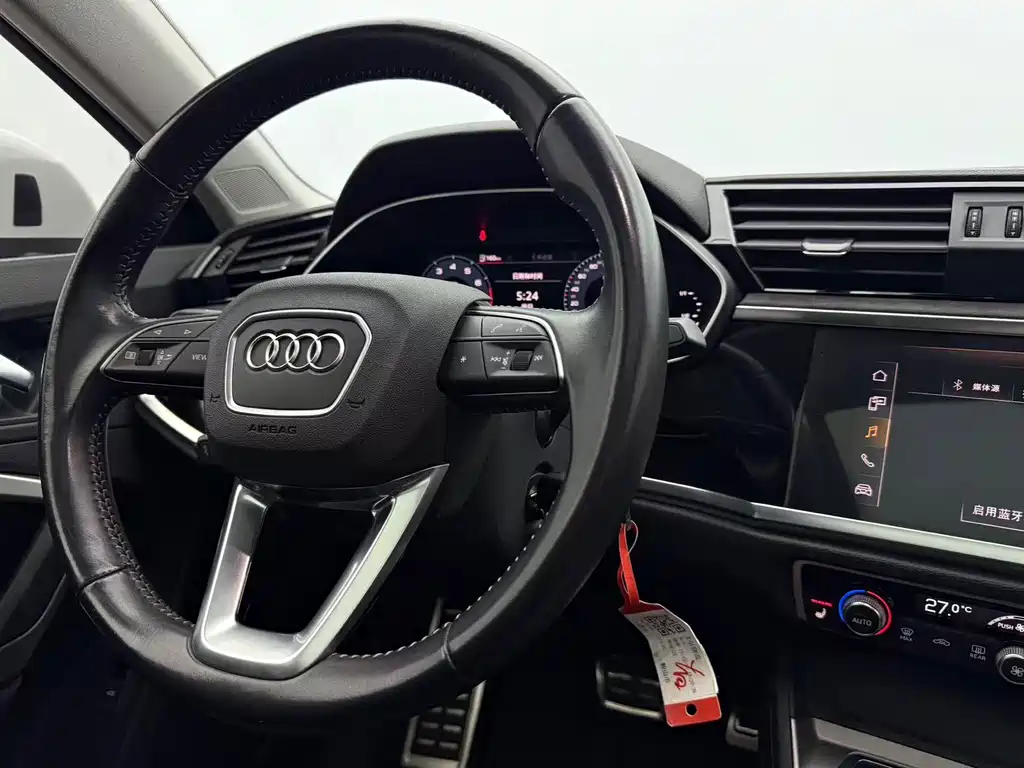 Audi Q3 2021 — фото 16