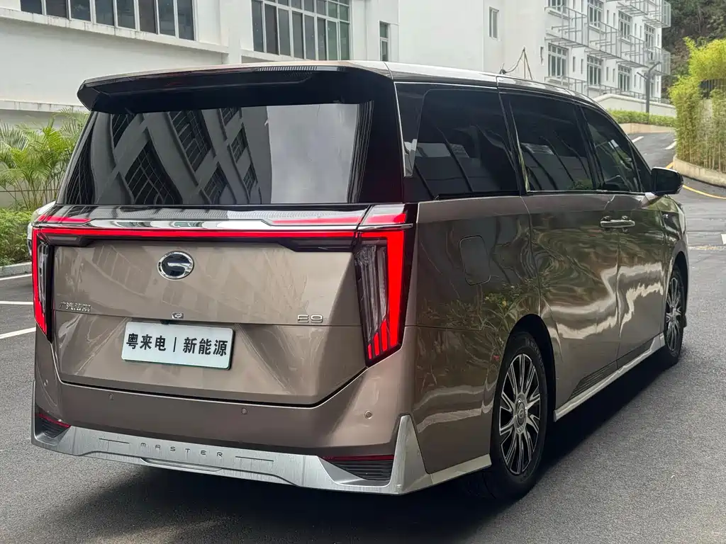 GAC Motor Trumpchi E9 2023 — фото 7