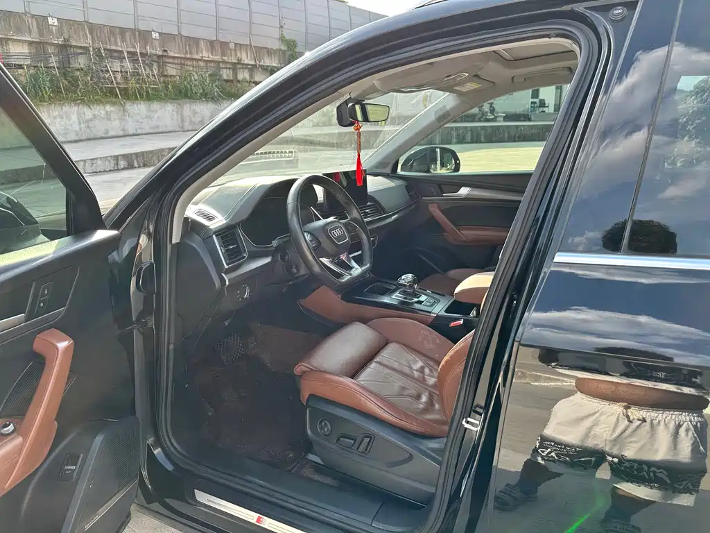 Audi Q5L 2021