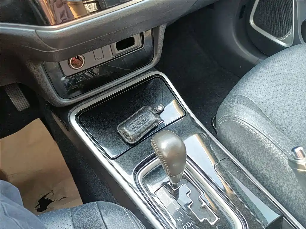 Mitsubishi Outlander 2018 — фото 17