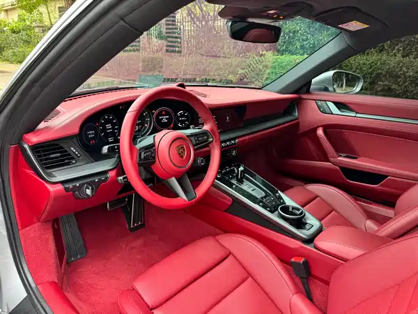 Porsche 911 2024