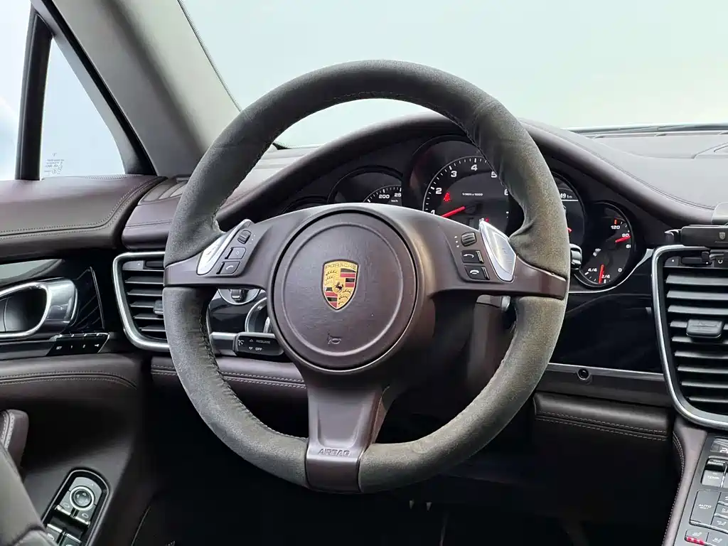 Porsche Panamera 2016 — фото 28