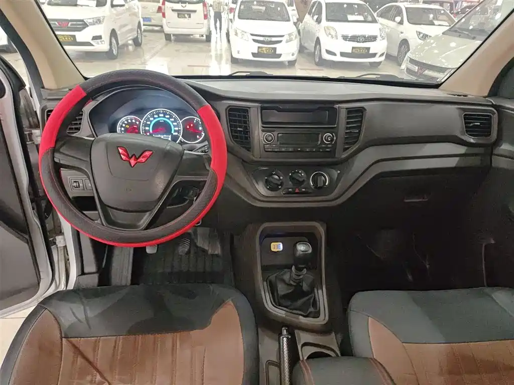 Wuling Hongguang V 2023 — фото 10