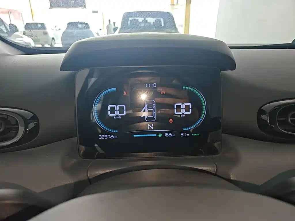 Leapmotor Zero Running T03 2025 — фото 12