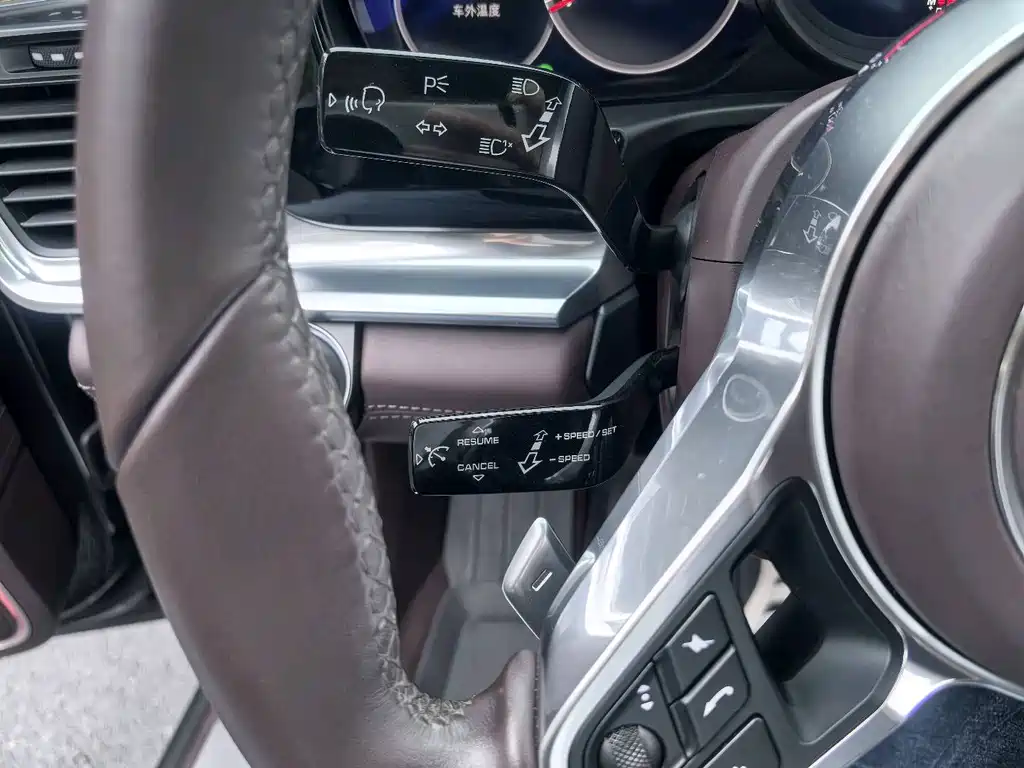 Porsche Panamera 2019 — фото 13