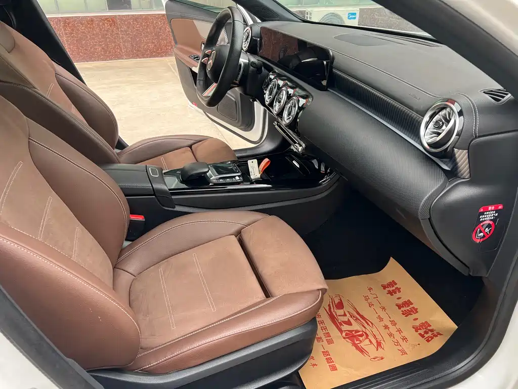 Mercedes-Benz A-Class 2023 — фото 12
