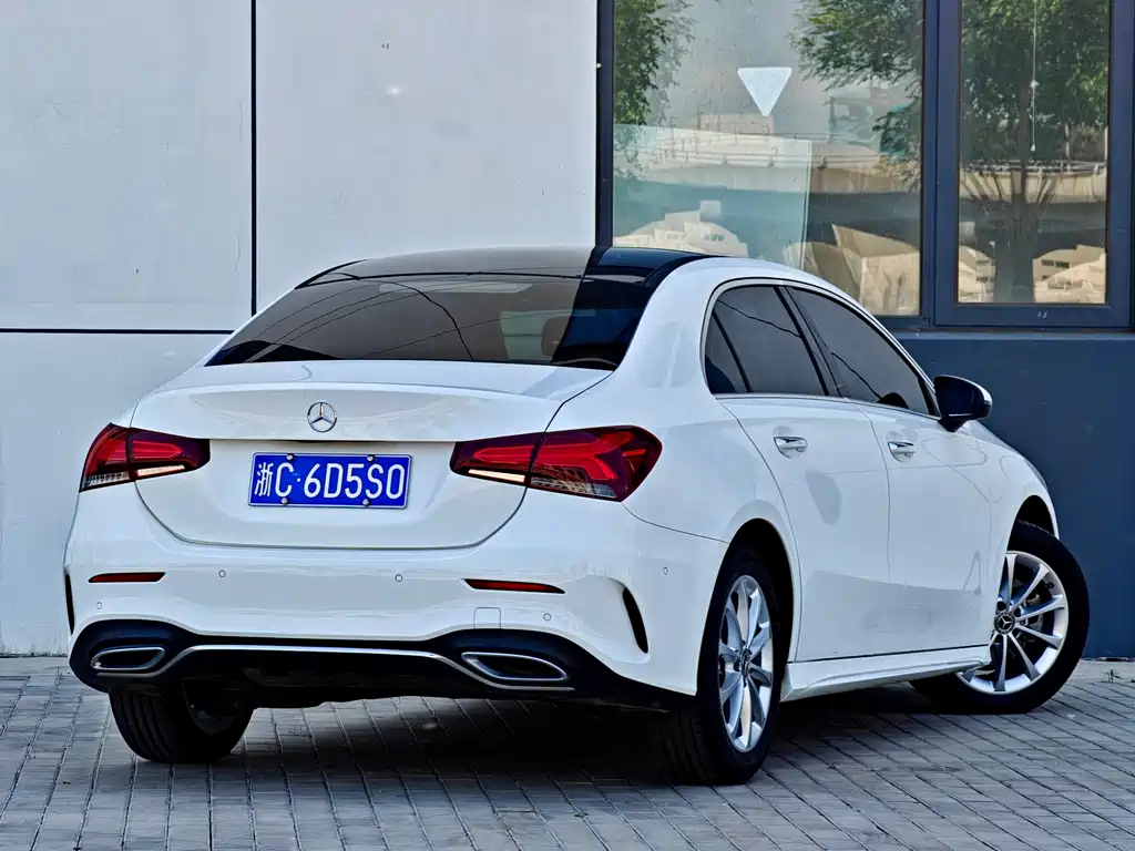 Mercedes-Benz A-Class 2022 — фото 6